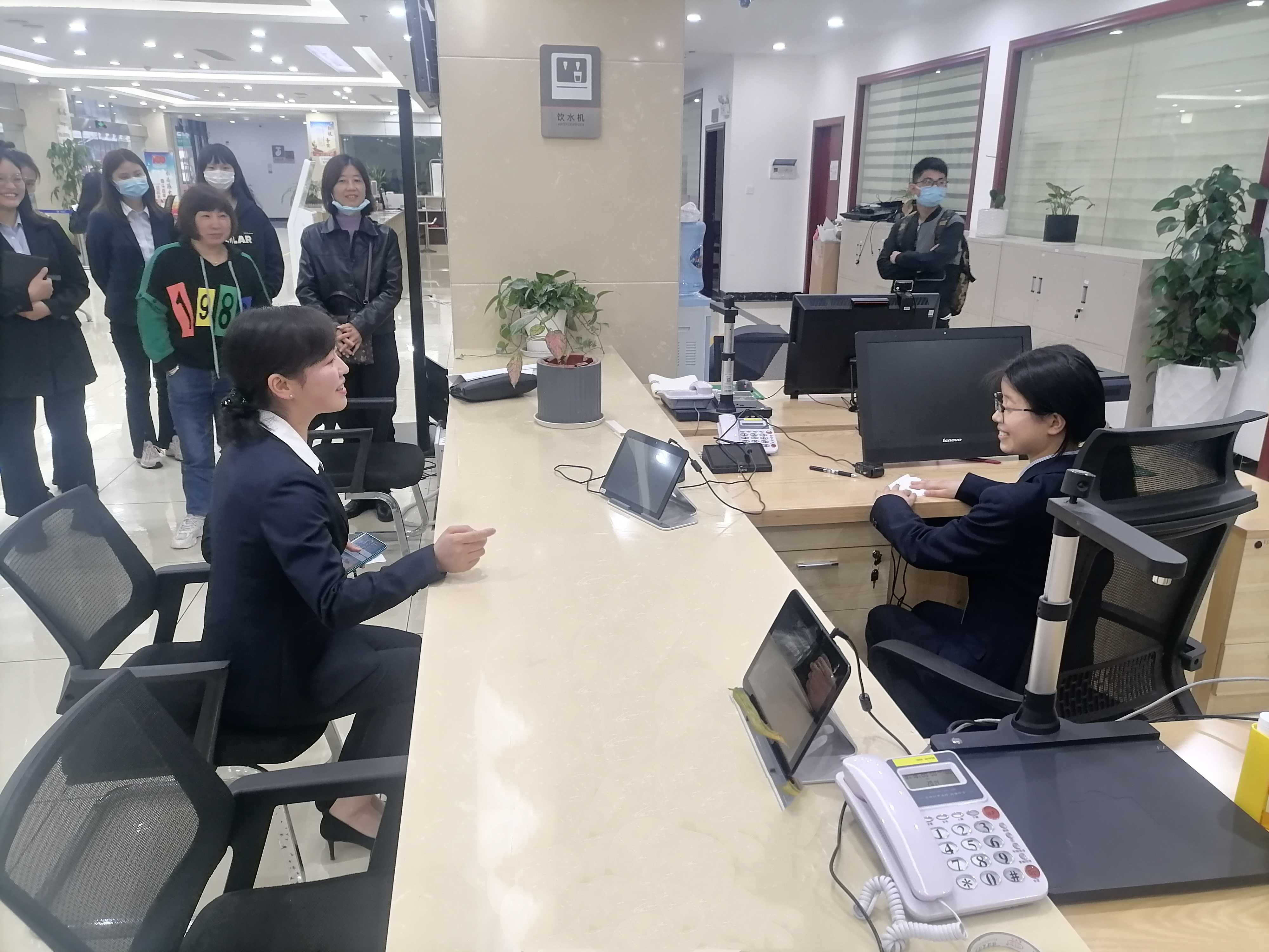 興仁市:示范培訓(xùn)與監(jiān)督指導(dǎo)相結(jié)合,常態(tài)規(guī)范政務(wù)大廳窗口服務(wù)